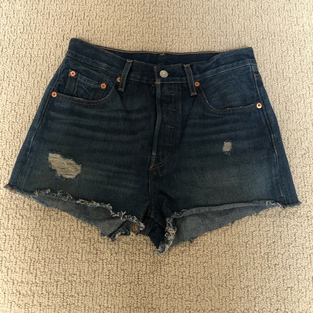 Levi’s 501 buttonfly shorts size 27